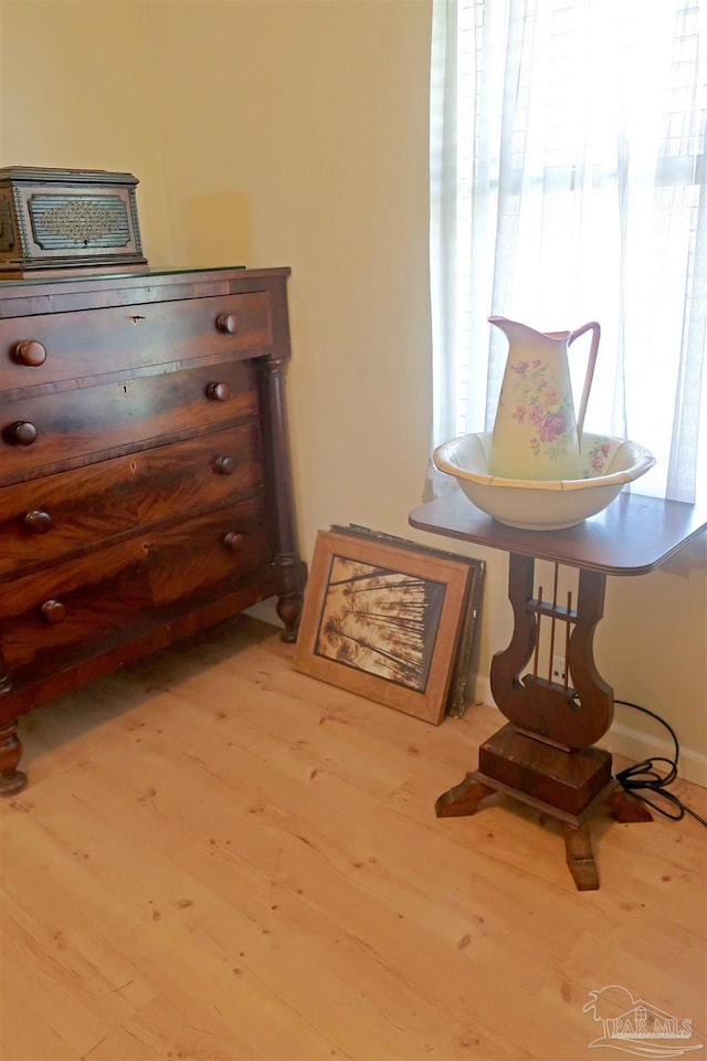 6150 Forest Pines Dr, Pensacola, FL 32526 - sitting room featuring wood finished floors
