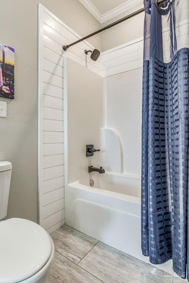17290 Perdido Key Dr Unit A1, Pensacola, FL 32507 - full bathroom with wood finished floors, shower / tub combo, toilet, and ornamental molding