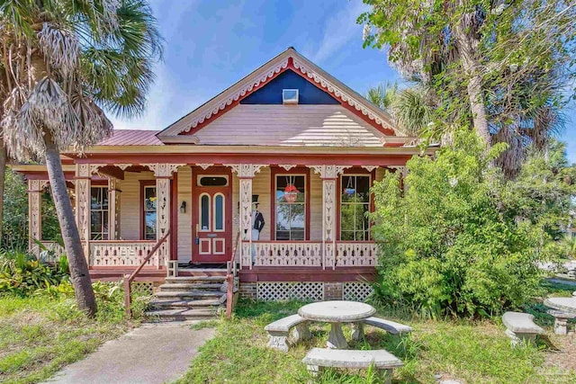 view of front facade with covered porch