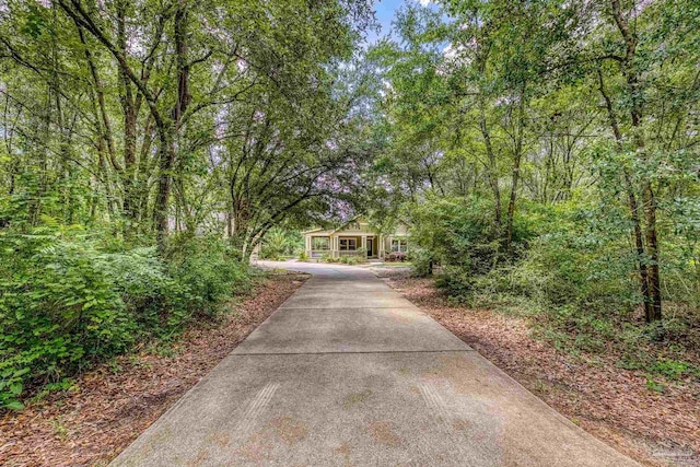 7515 Whiting Acres Ln, Milton, FL 32570 - view of front facade featuring concrete driveway