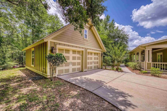 7515 Whiting Acres Ln, Milton, FL 32570 - view of detached garage