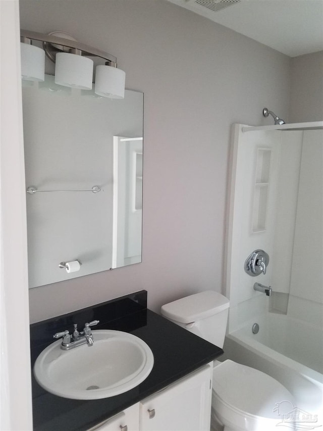 2201 Scenic Hwy Unit E-7, Pensacola, FL 32503 - bathroom with vanity, toilet, and bathtub / shower combination