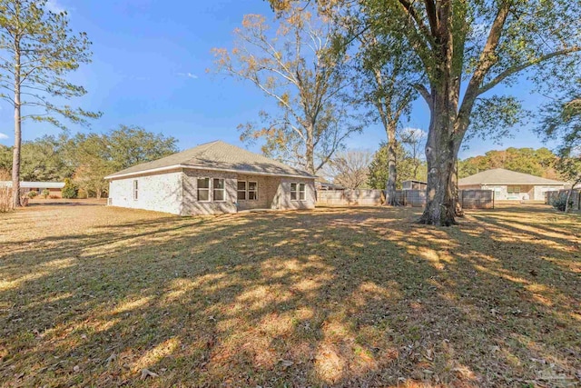 exterior space featuring a lawn