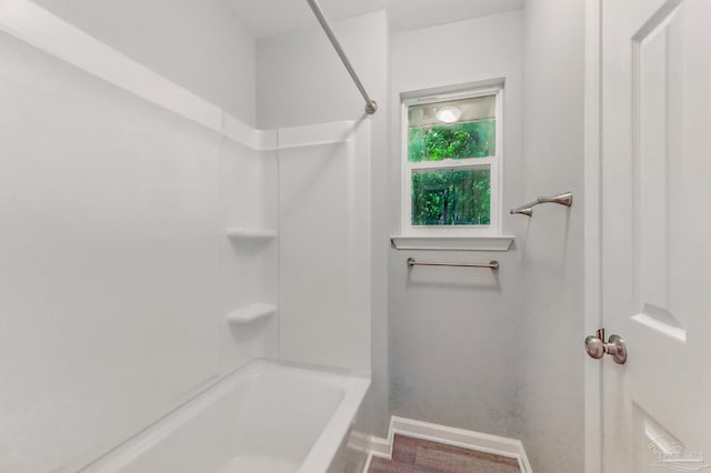6257 Mohawk Trl, Milton, FL 32583 - full bathroom with baseboards and  shower combination