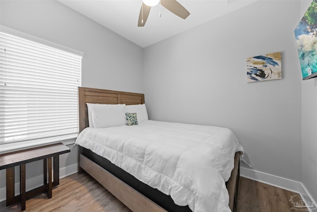 1121 W Romana St, Pensacola, FL 32502 - bedroom with wood finished floors and ceiling fan