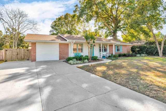 single story home with a porch