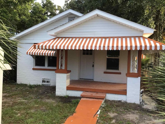 view of front of property with covered porch