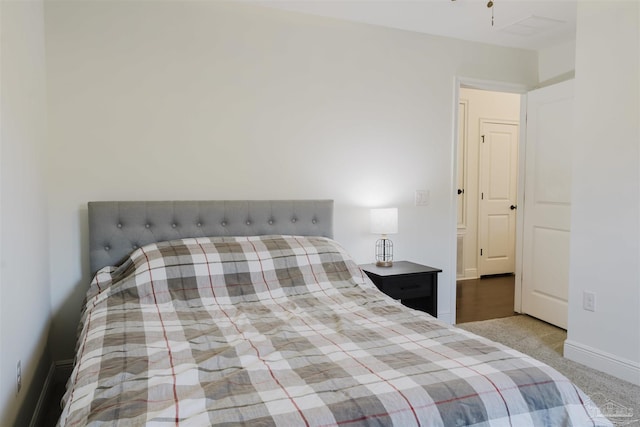 bedroom with carpet flooring