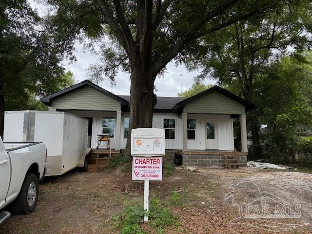 view of front of home featuring covered porch