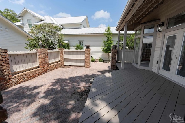 431 E Zarragossa St Unit B, Pensacola, FL 32502 - deck with a patio