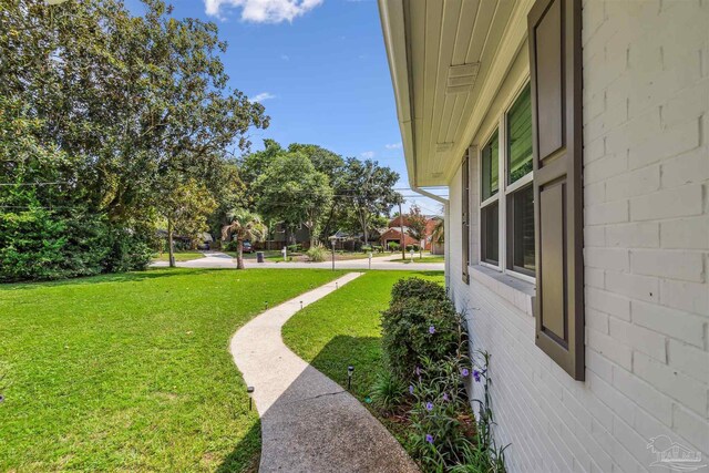 2543 Bayview Way, Pensacola, FL 32503 - view of green lawn