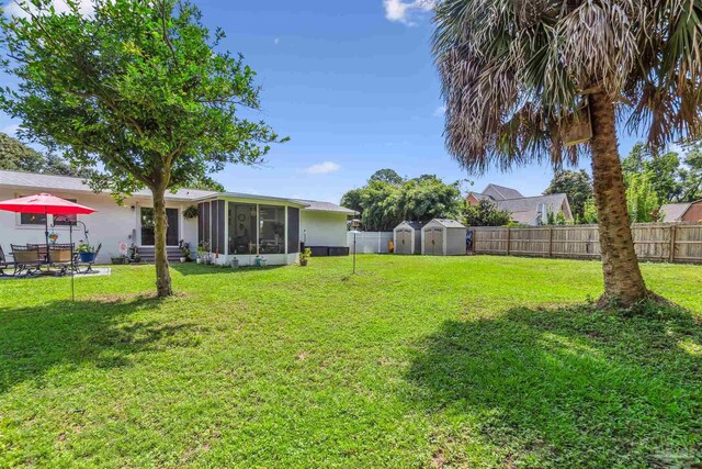 2543 Bayview Way, Pensacola, FL 32503 - view of yard with a sunroom