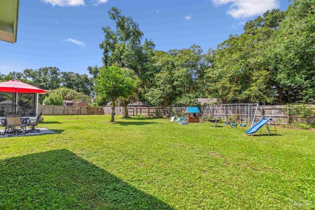 2543 Bayview Way, Pensacola, FL 32503 - view of yard with a playground