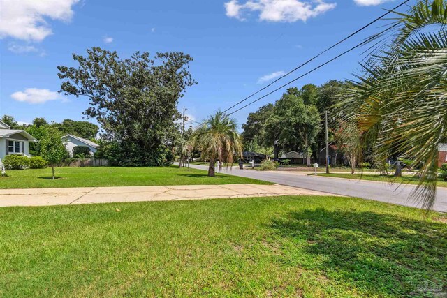 2543 Bayview Way, Pensacola, FL 32503 - view of grassy yard