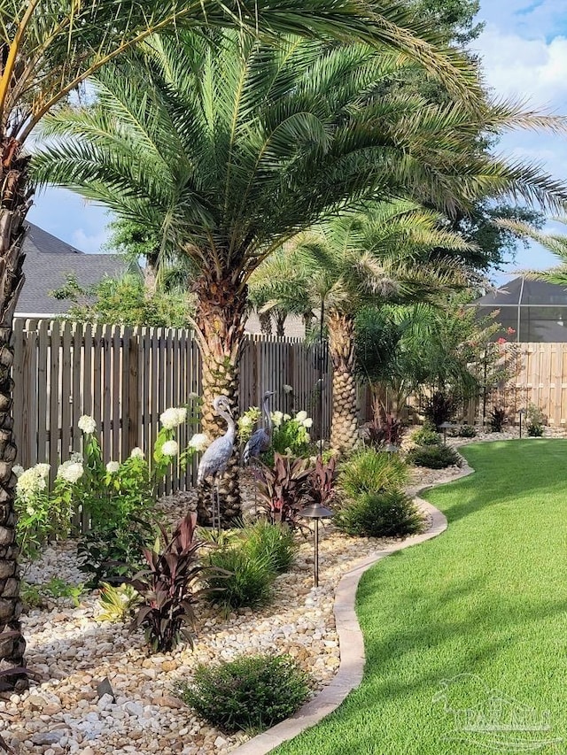 view of yard featuring fence
