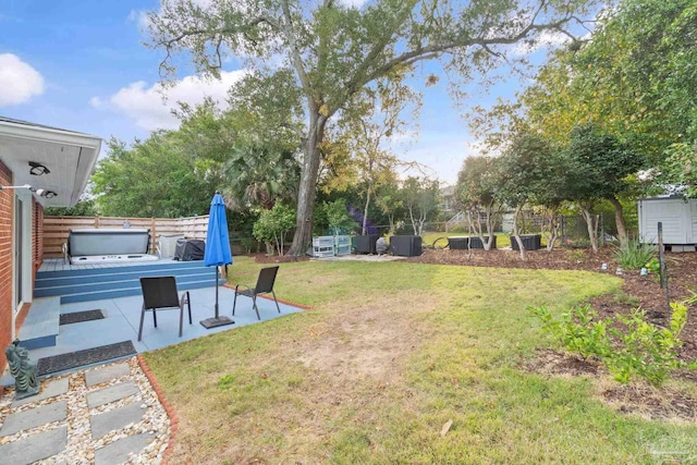 view of yard featuring a patio area