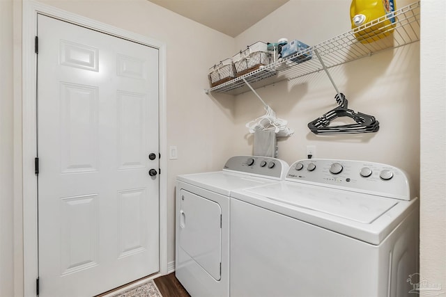 5853 Fairlands Rd, Milton, FL 32583 - washroom featuring washing machine and clothes dryer