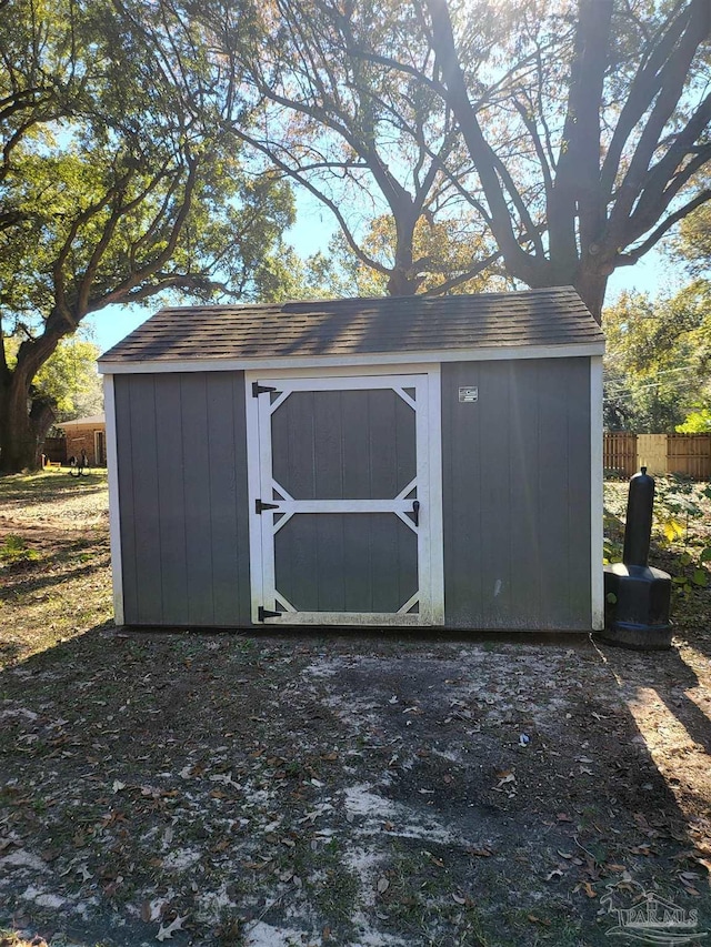 view of outbuilding