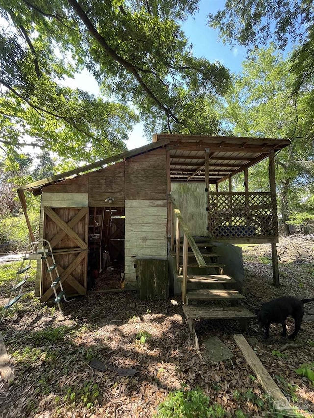 view of outbuilding featuring an outbuilding