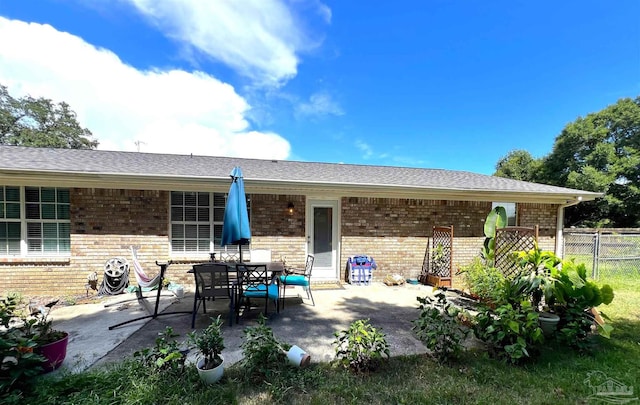 7837 Skyview Blvd, Navarre, FL 32566 - view of patio / terrace