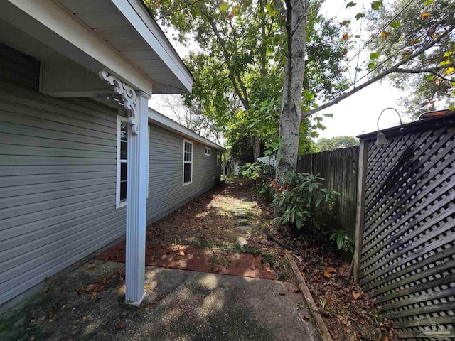 view of yard with a patio area