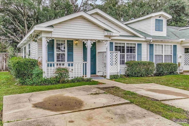 bungalow-style house featuring covered porch