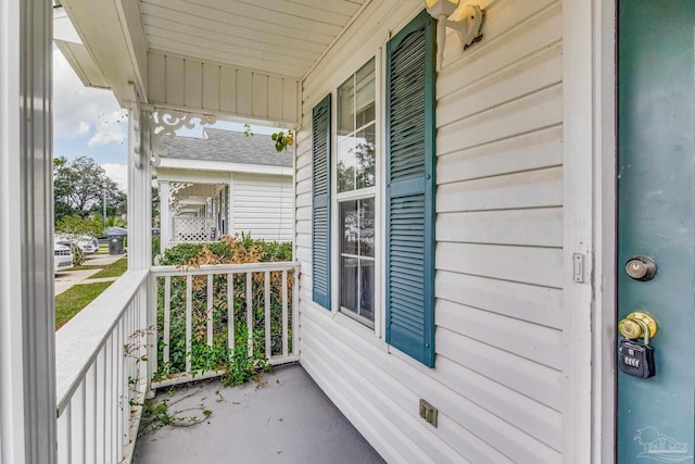 balcony with a porch