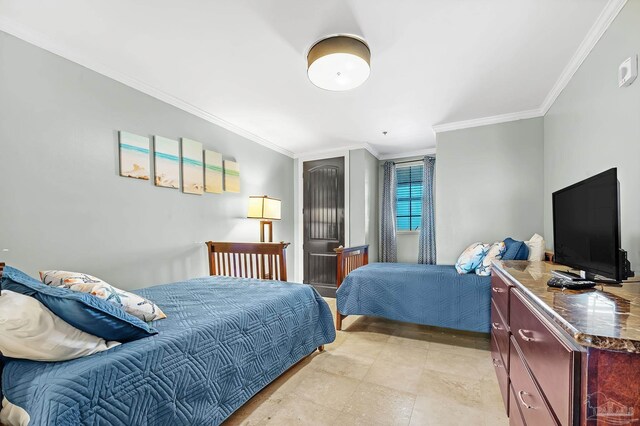 13928 River Rd Unit 904, Pensacola, FL 32507 - bedroom featuring crown molding
