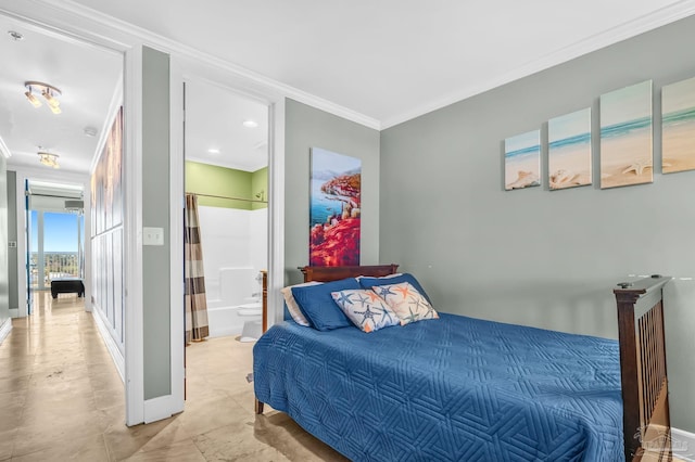 13928 River Rd Unit 904, Pensacola, FL 32507 - bedroom featuring ensuite bath, crown molding, and baseboards