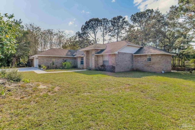 ranch-style home with a front yard