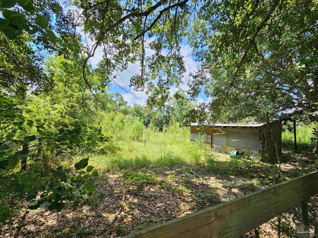 455 W Roberts Rd, Cantonment, FL 32533