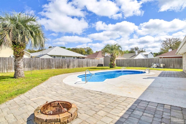 2252 Valle Escondido Dr, Pensacola, FL 32526 - view of pool with a fire pit, a patio, and a fenced backyard