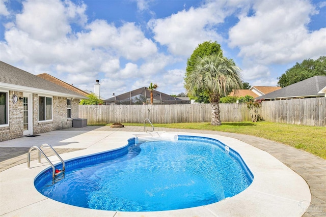 2252 Valle Escondido Dr, Pensacola, FL 32526 - view of pool with a lawn, a fenced in pool, a fenced backyard, and a patio area