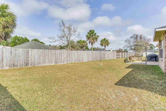 view of yard with a patio