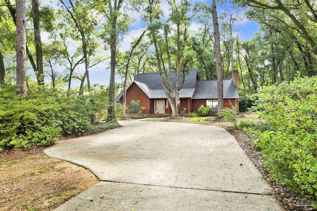 2821 Mandeville Ln, Pensacola, FL 32526 - view of front of property featuring a chimney