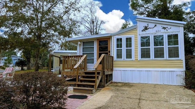 view of front of house