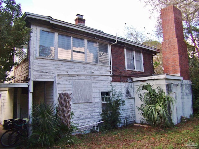 view of side of home