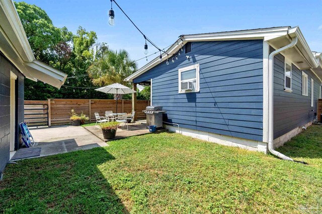 view of yard featuring a patio area