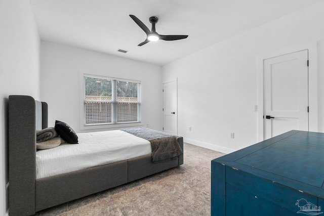 bedroom with ceiling fan