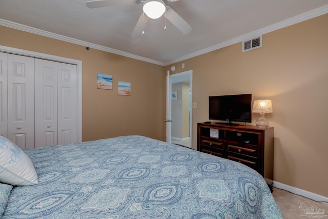 13817 Perdido Key Dr Unit 703, Pensacola, FL 32507 - bedroom featuring ornamental molding, a closet, and ceiling fan