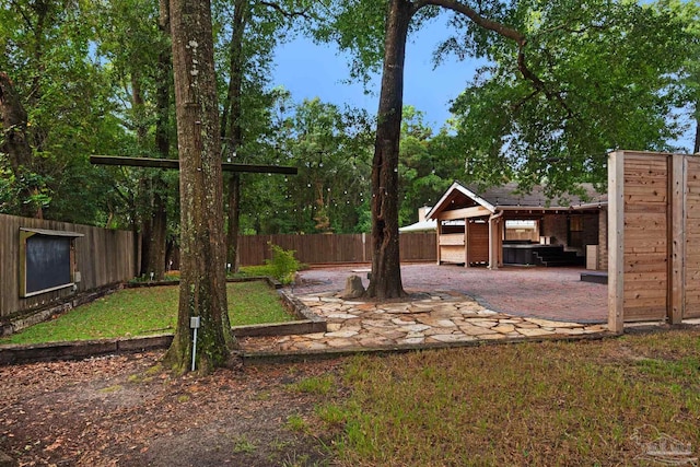 view of yard featuring a patio