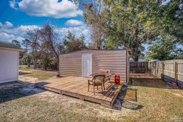 view of outdoor structure with a yard