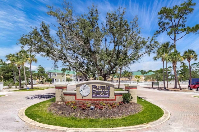 view of community / neighborhood sign