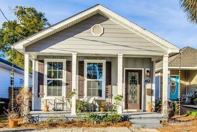 view of front of home with covered porch