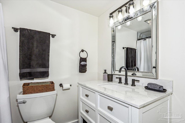 2707 E De Soto St, Pensacola, FL 32503 - full bath with toilet and vanity