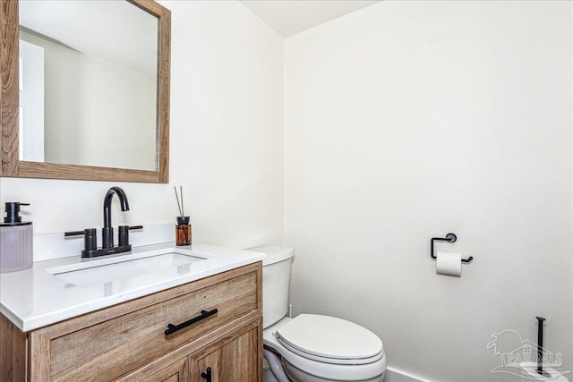 2707 E De Soto St, Pensacola, FL 32503 - bathroom with toilet and vanity