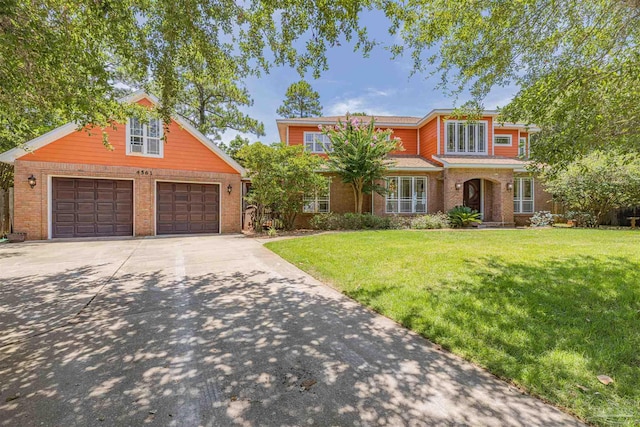 view of front of home featuring a front lawn