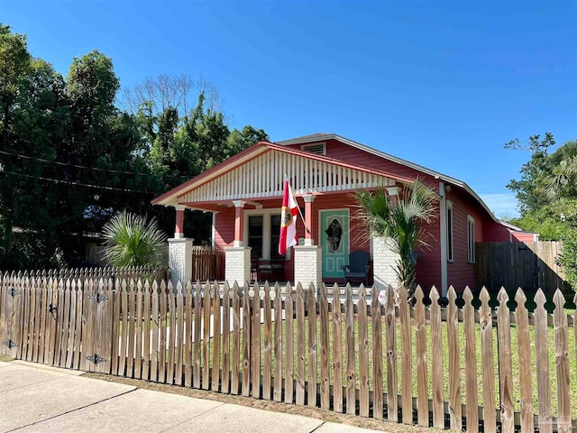 view of front of property featuring covered porch