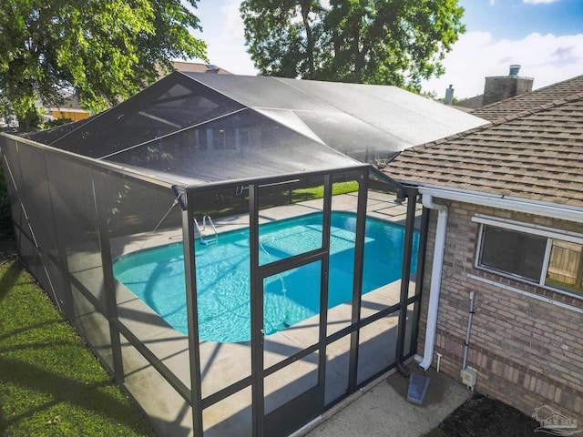 5140 Grumann Dr, Pensacola, FL 32507 - outdoor pool with glass enclosure