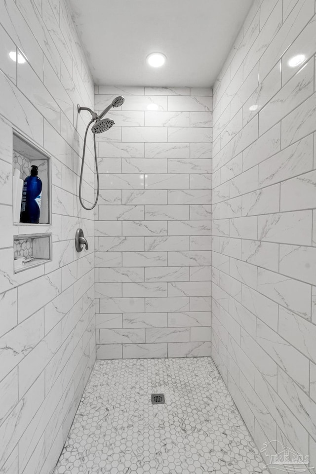 5140 Grumann Dr, Pensacola, FL 32507 - full bath with tiled shower and recessed lighting